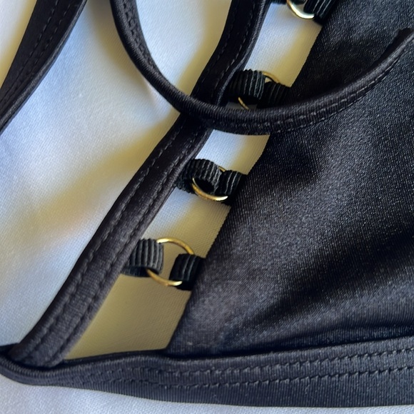 Victoria’s Secret bikini top. Size M - Picture 2 of 4